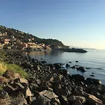 Casa Aci Gioja 度假居 *